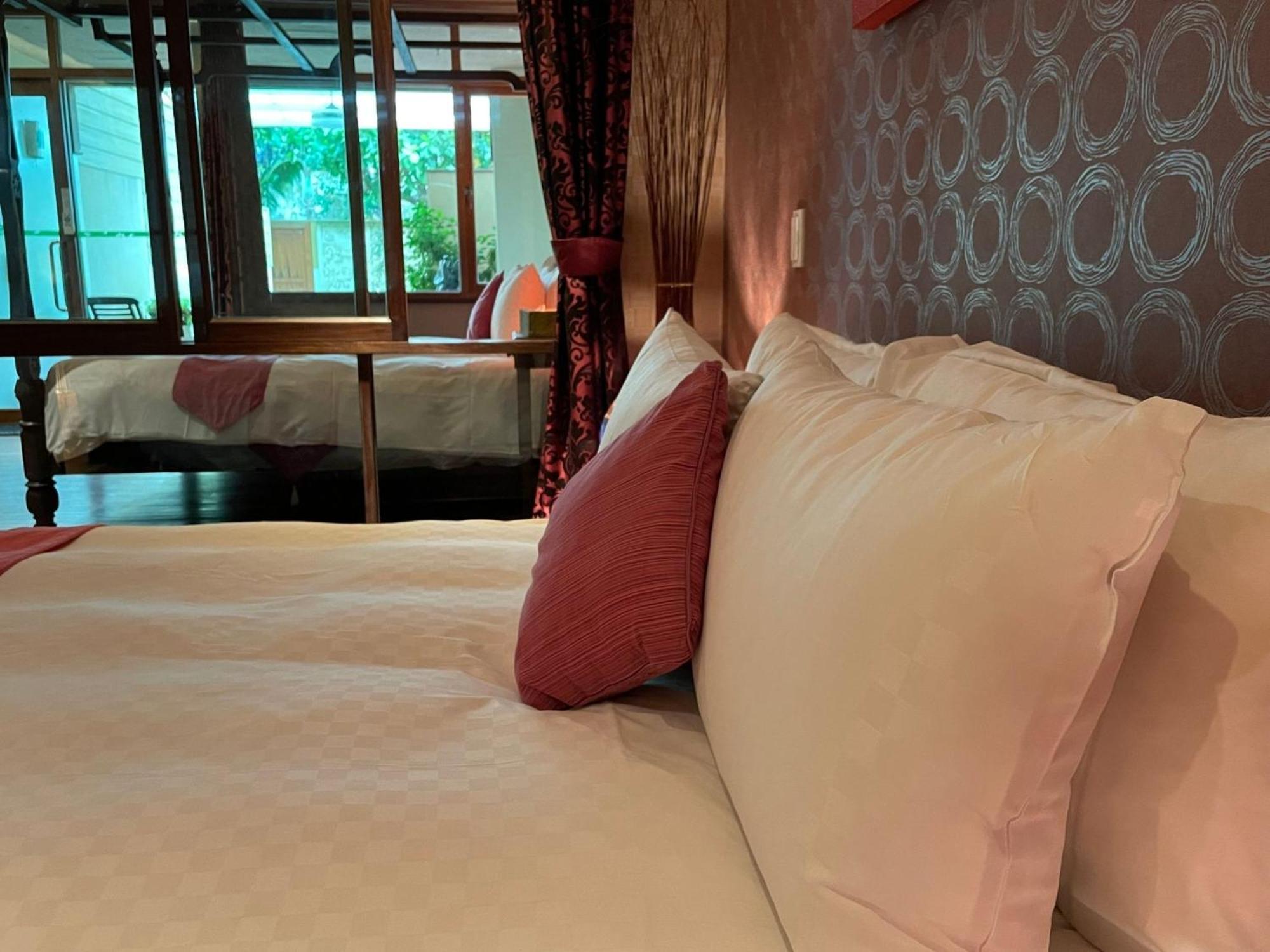 ฮาวเวิร์ด บีช วิลลา Hotel เขิ่นติง ภายนอก รูปภาพ